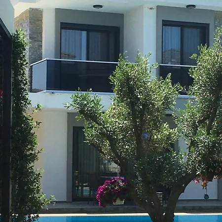 Villa Luxury With Pool For Rent In Izmir Cesme
