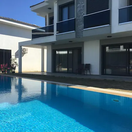Luxury With Pool For Rent In Izmir Cesme