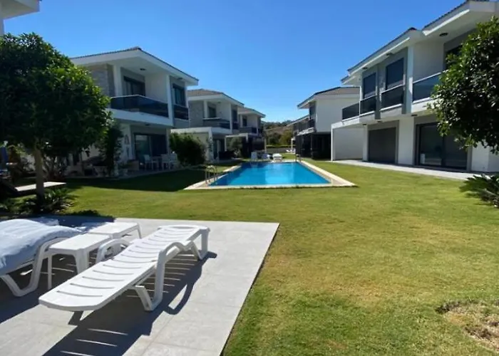 Luxury With Pool For Rent In Izmir Cesme * Emin Sitesi