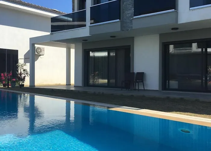 Luxury With Pool For Rent In Izmir Cesme